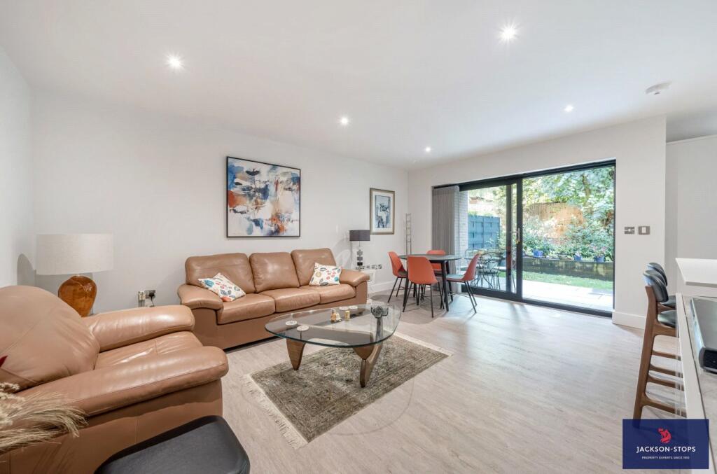 Sitting/Dining Room
