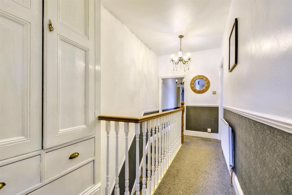 1st Floor Landing_1.jpeg