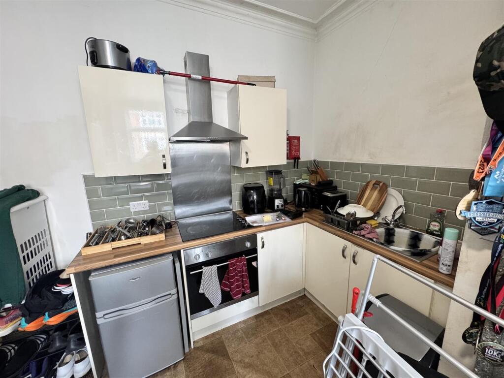 Studio 1 - Kitchen Area