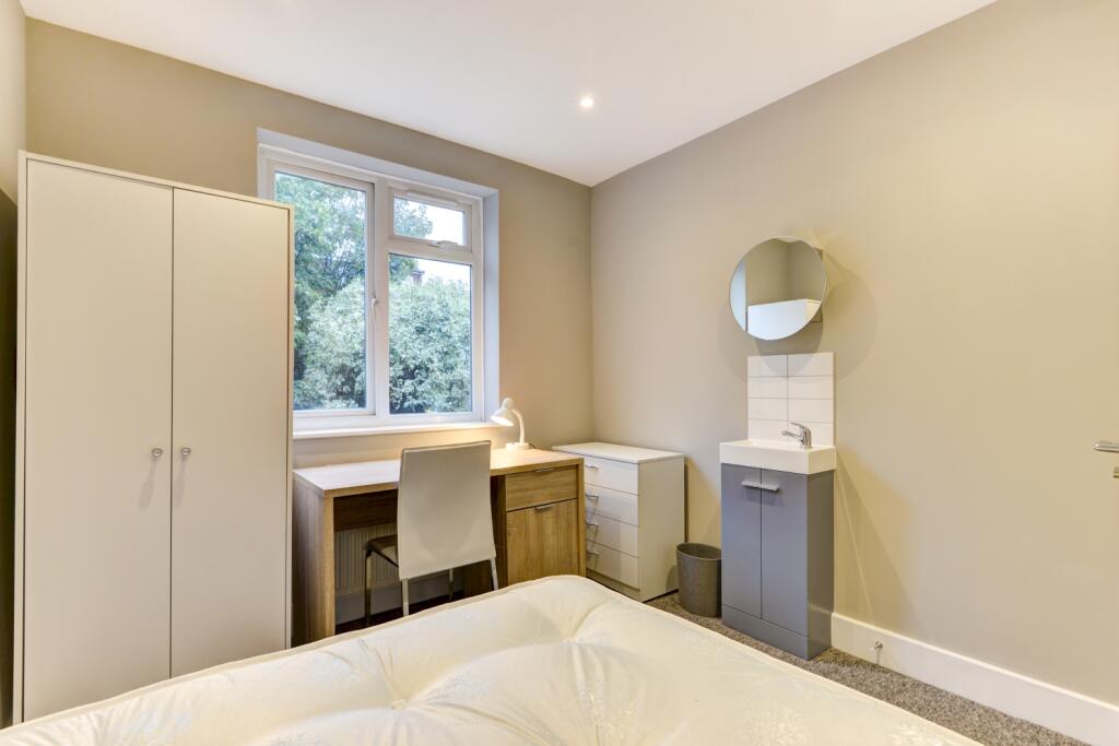 28 Caledonian Road Bedroom 2 (2)