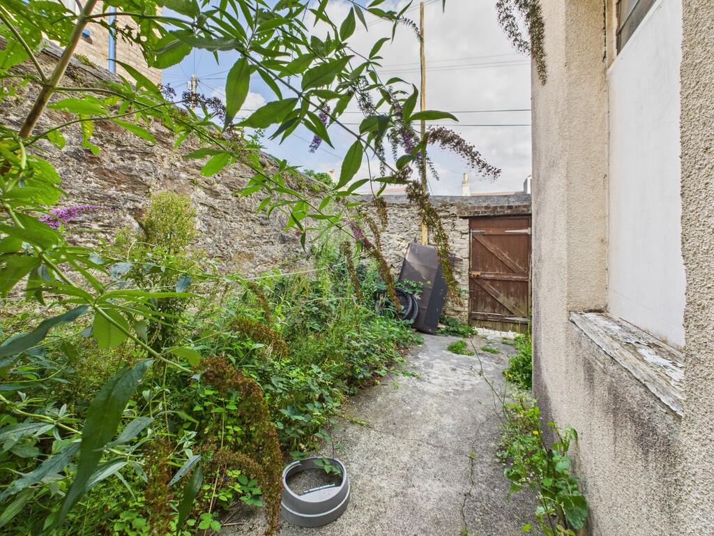 CAM03974G0-PR0188...