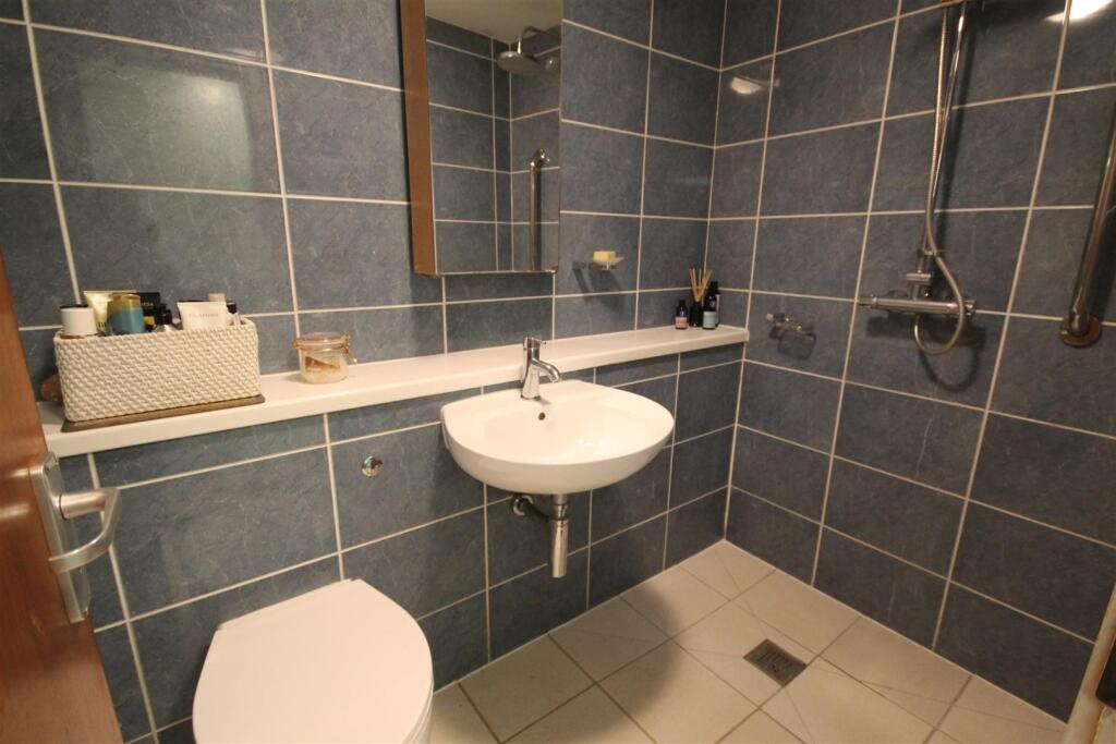 WD Wet room.JPG