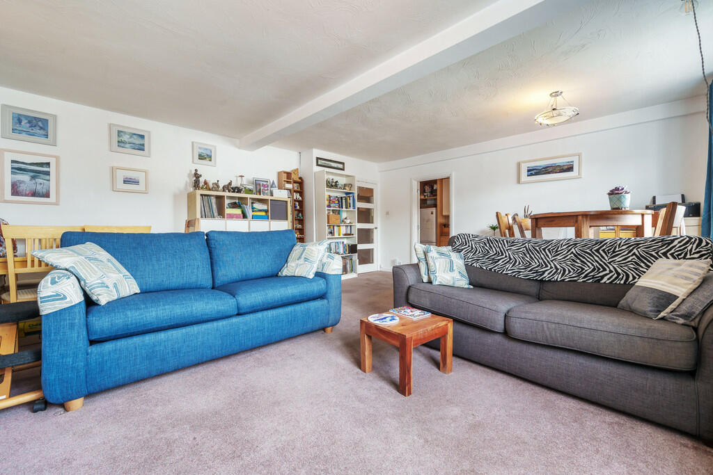Front Open Plan L...