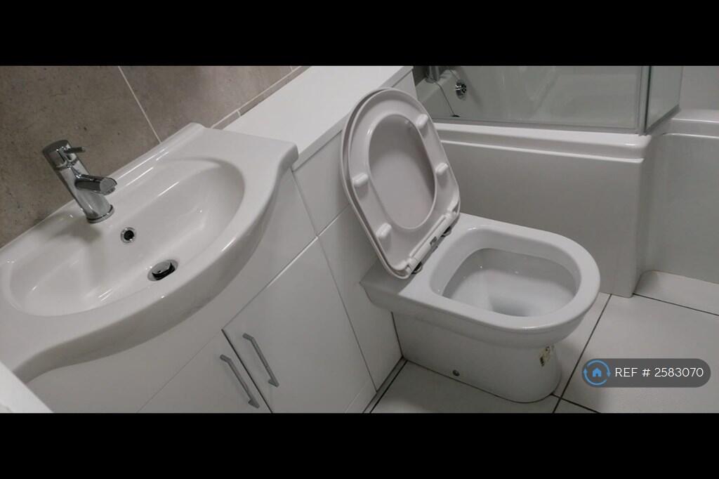 Bathroom1