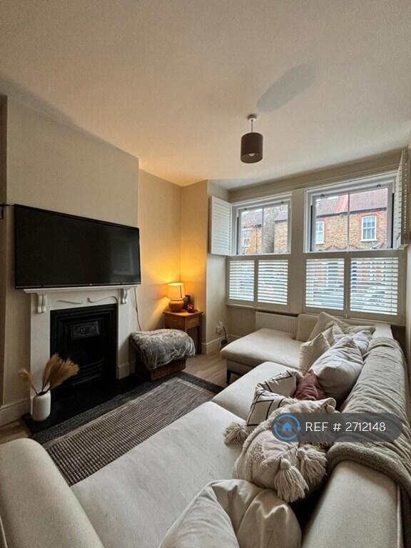 17 Ft Large Reception Room