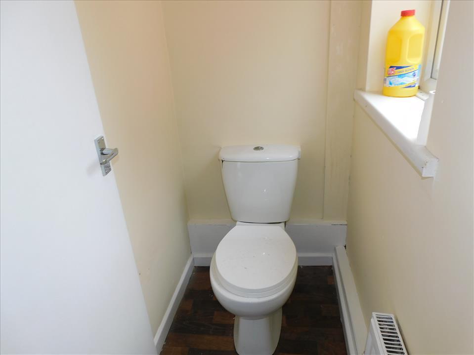 SEPARATE WC
