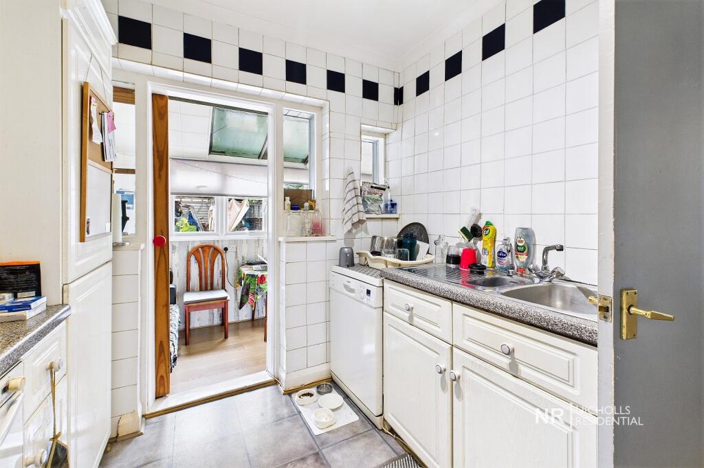 Kitchen Area Extra Photo