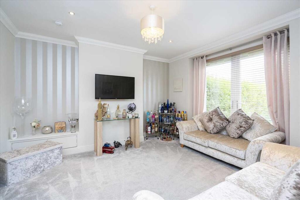 5 Hadrian Way, EH51 9QL