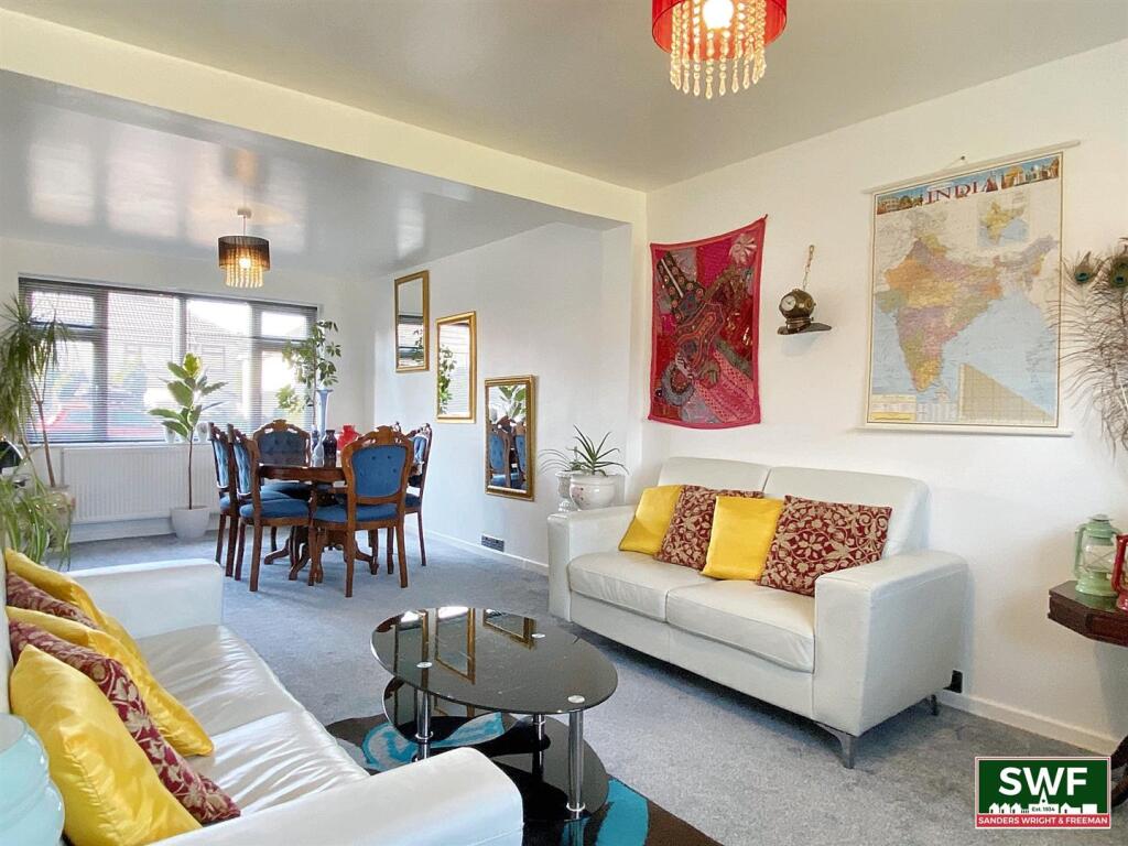 Living room6.jpg