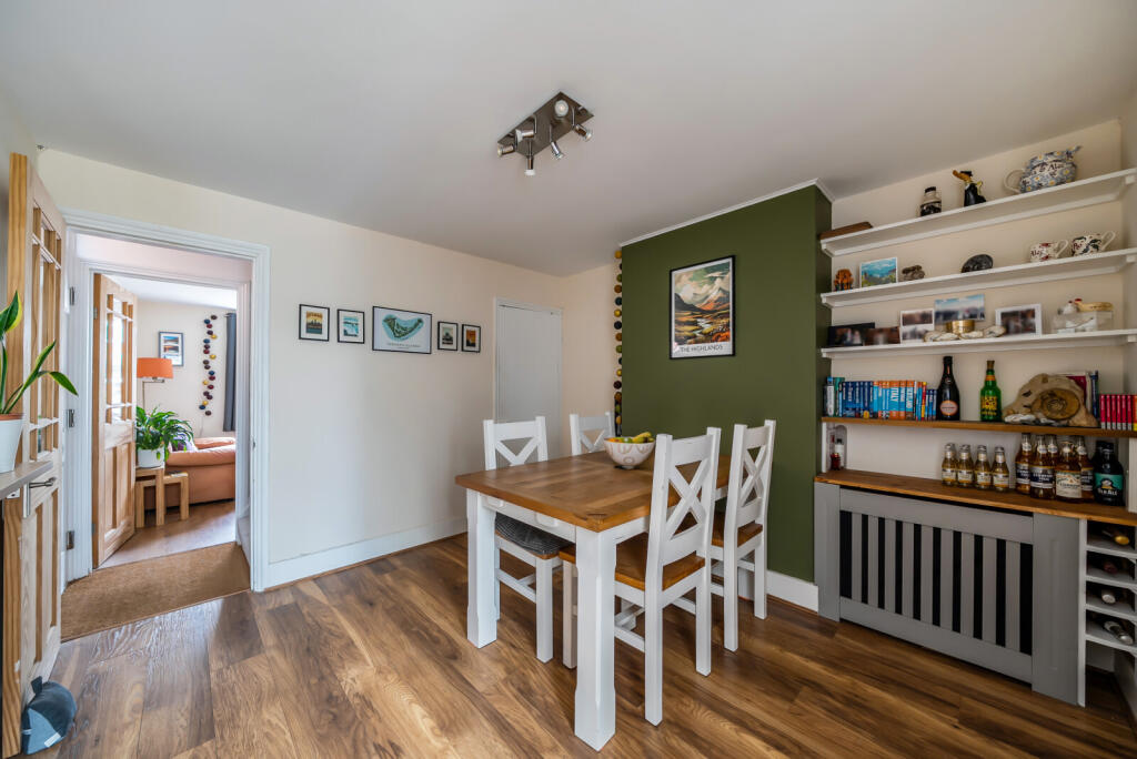 1376303-13-690b30...