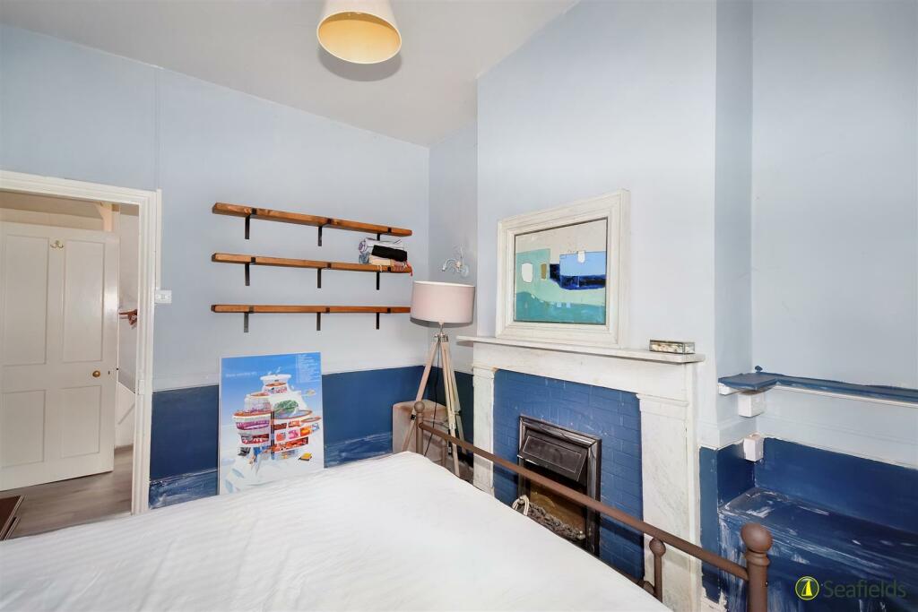 Bedroom  1.jpg