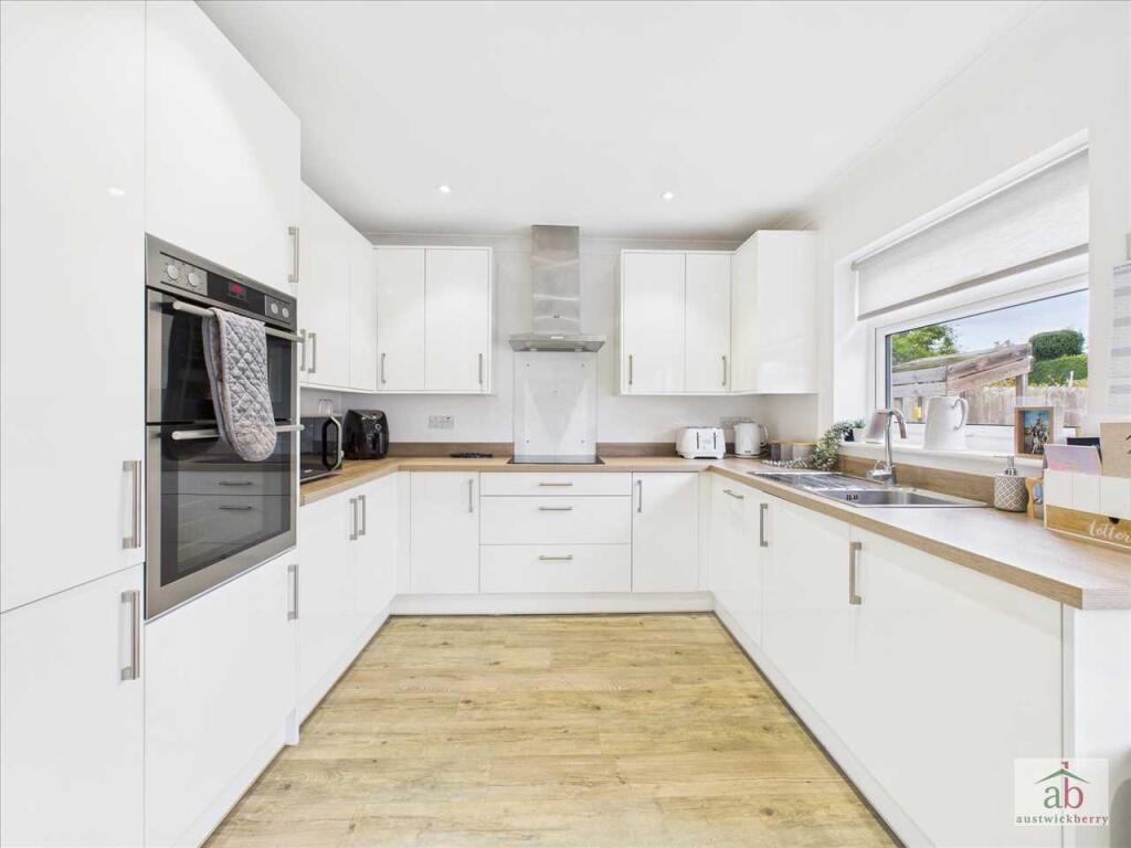 Kitchen/diner/Family