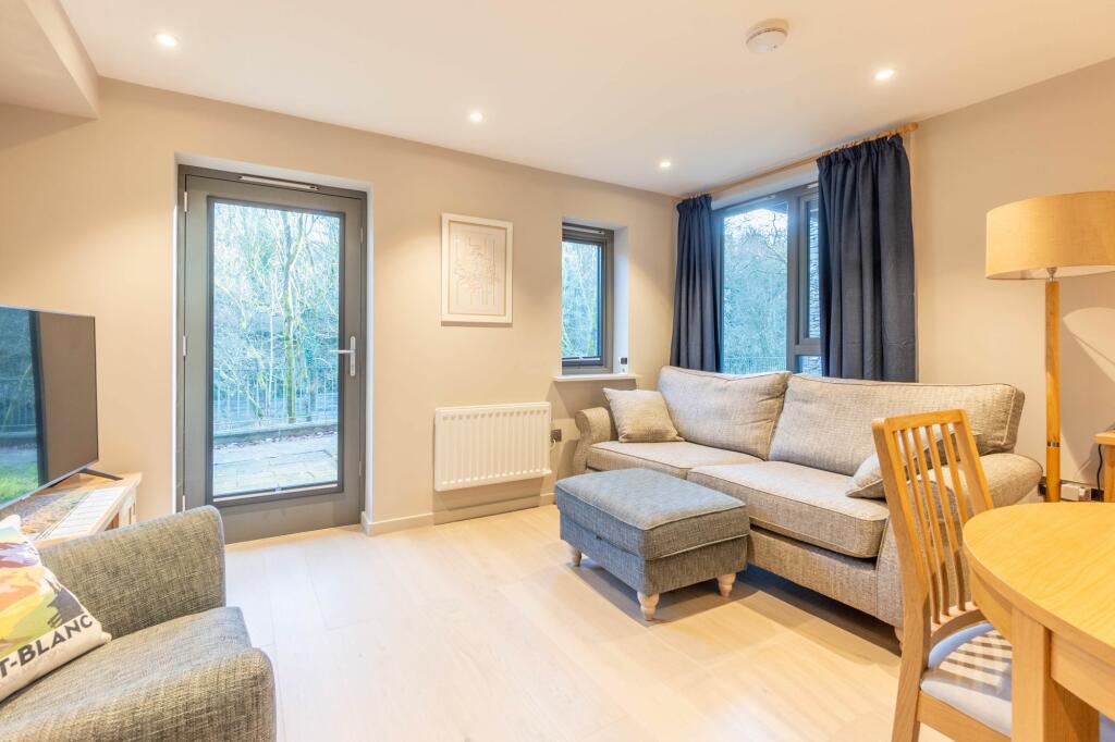 LOUNGE/KITCHEN DINER