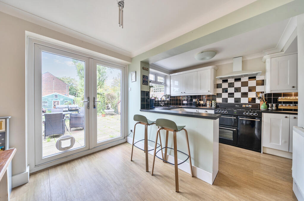 1370385-30-68fa39...