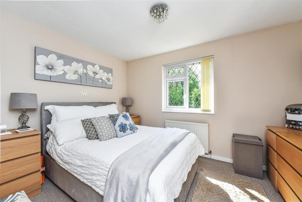 Bedroom 1.jpg