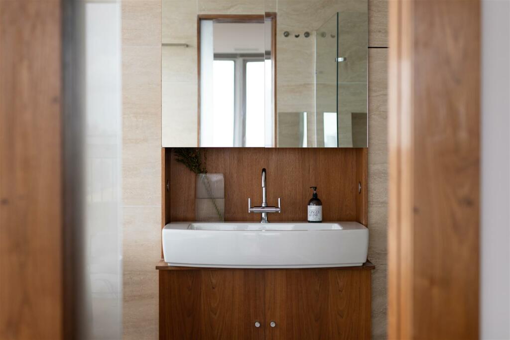 Horizon Building 35.jpg