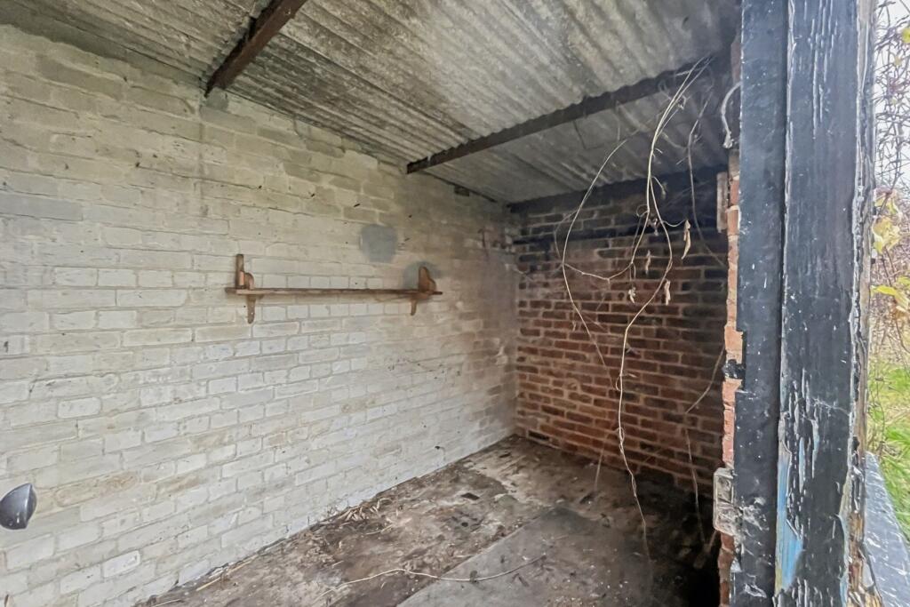 52 Kingscroft Road, Banstead, Surrey, SM7 3LY