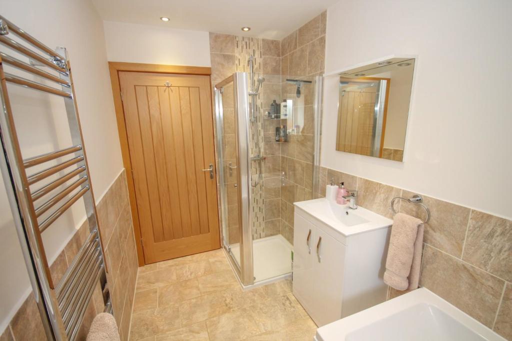 Bathroom ground floor