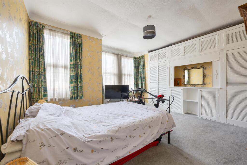 Wynndale Road, E18