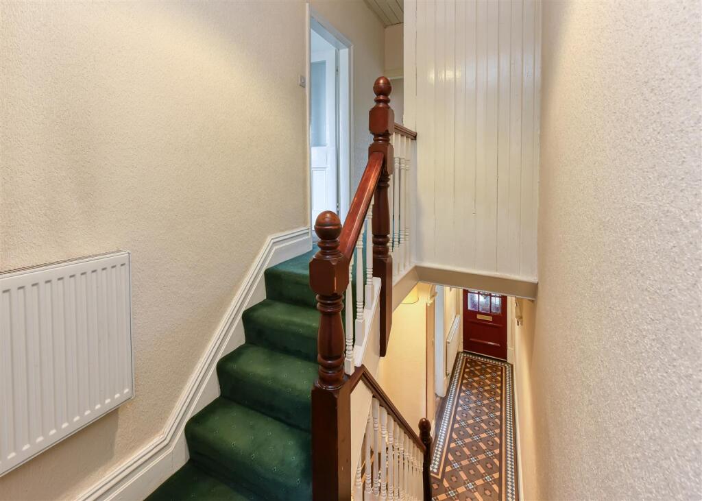 15 Paget Road-landing.jpg