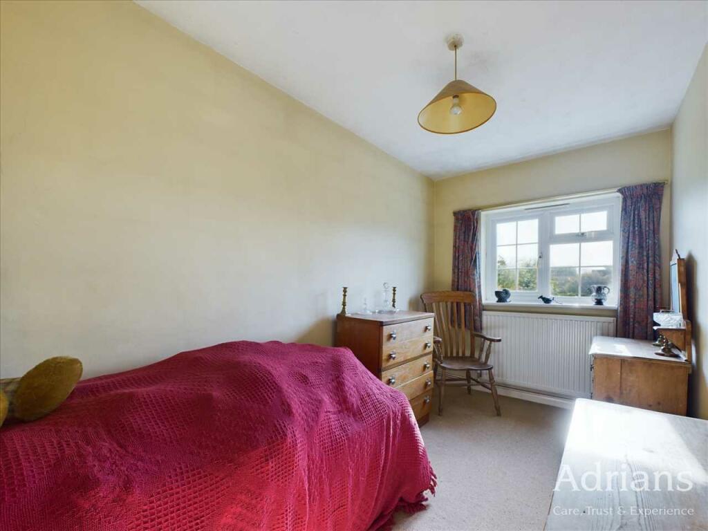BEDROOM 2