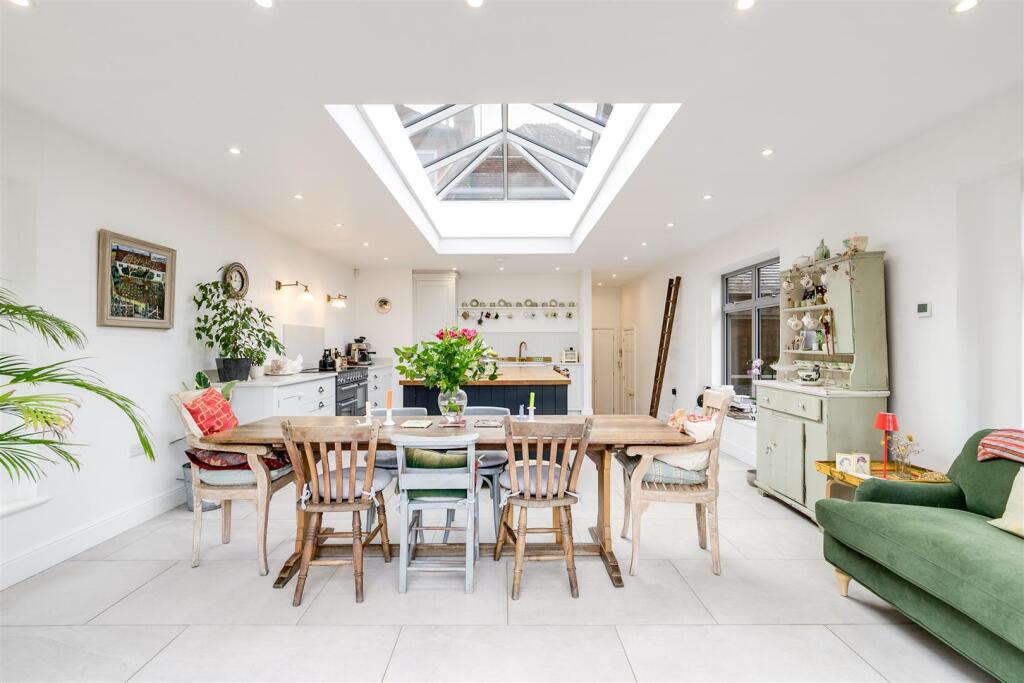 Hollowdene Lodge-45.jpg