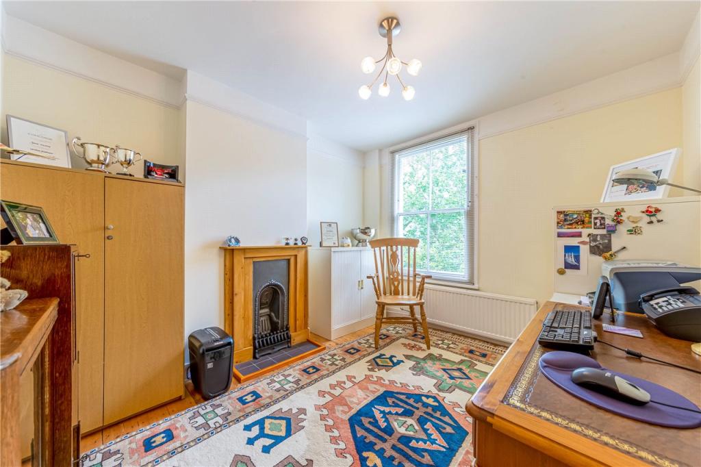 Bedroom/Study