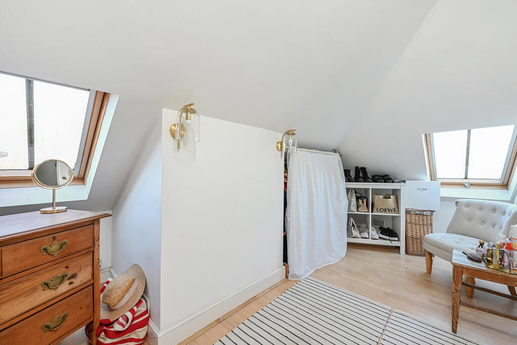 Dressing Room/Bedroom