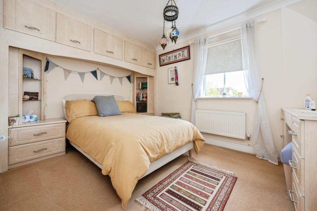 FIRST FLOOR BED BUILT IN WARDROBES