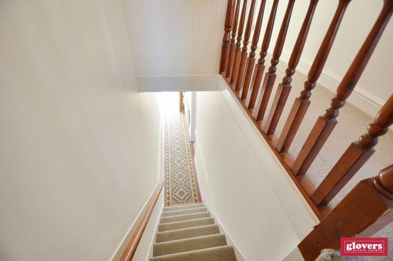 STAIRS / HALL