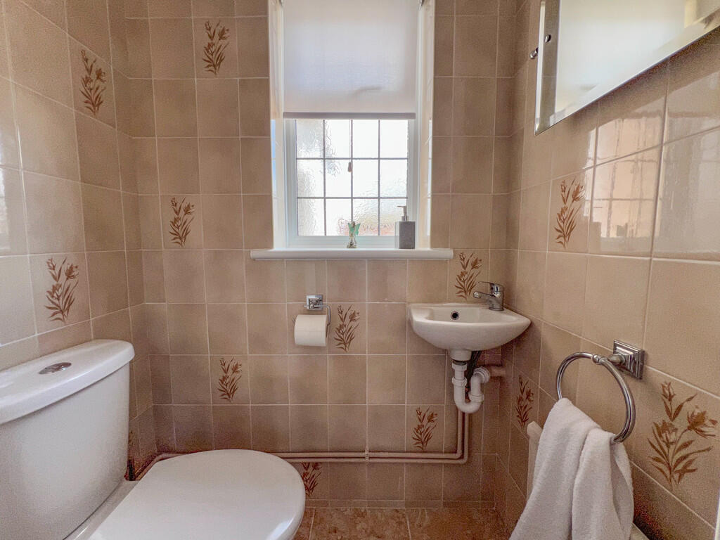 IMG_16942_27_larg...