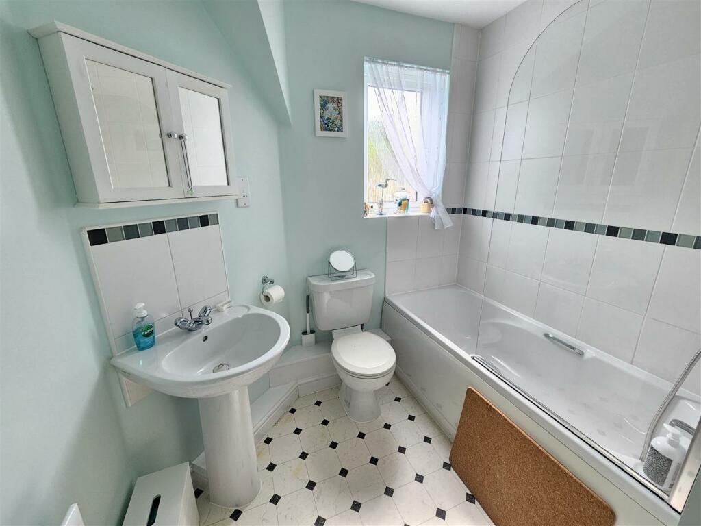Bathroom.jpg