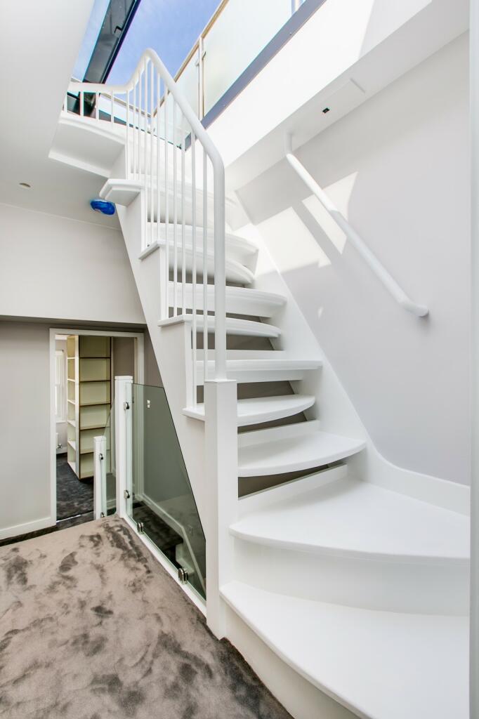 Access to Roof Terra