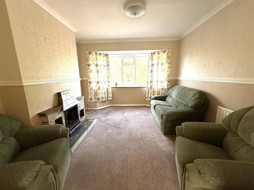 high street lounge.jpeg