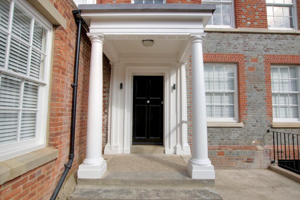 PRIVATE ENTRANCE