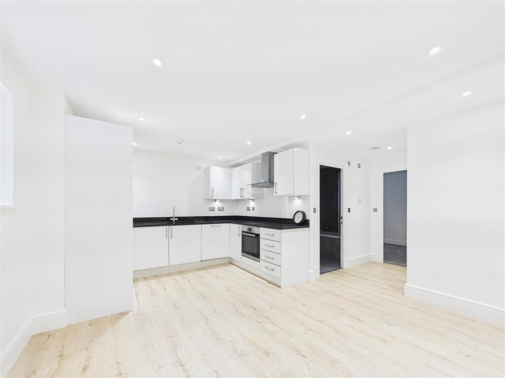 CAM04360G0-PR0156-STILL016 (1).jpg