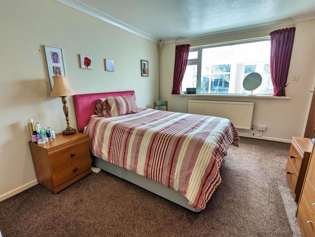Bedroom .jpg