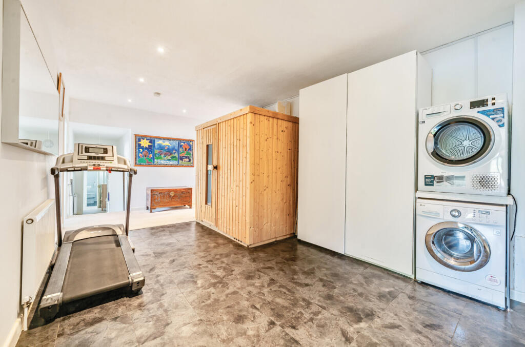 1284104-17-682b53...