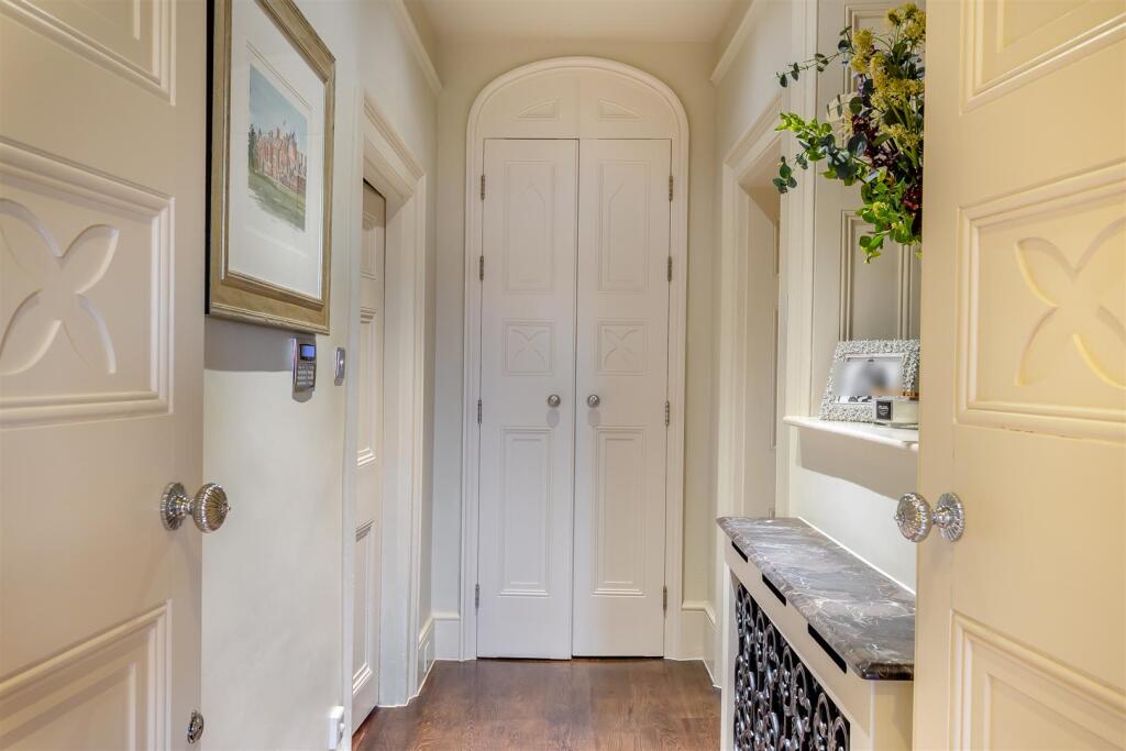 8588477-interior51.jpg