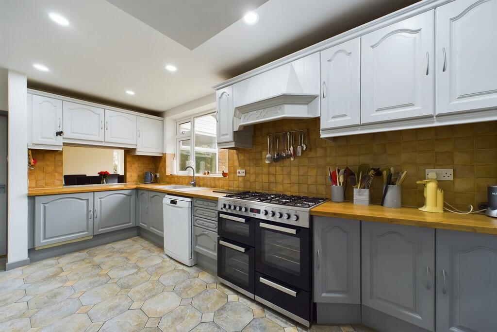 CAM01689G0-PR0440...