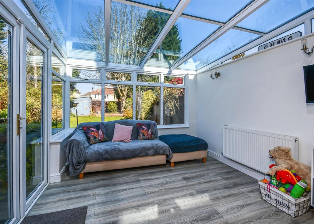 20 Hilston Avenue-Conservatory.jpg