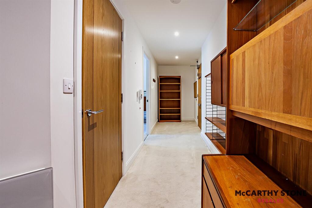 8594659-interior19-800.JPG
