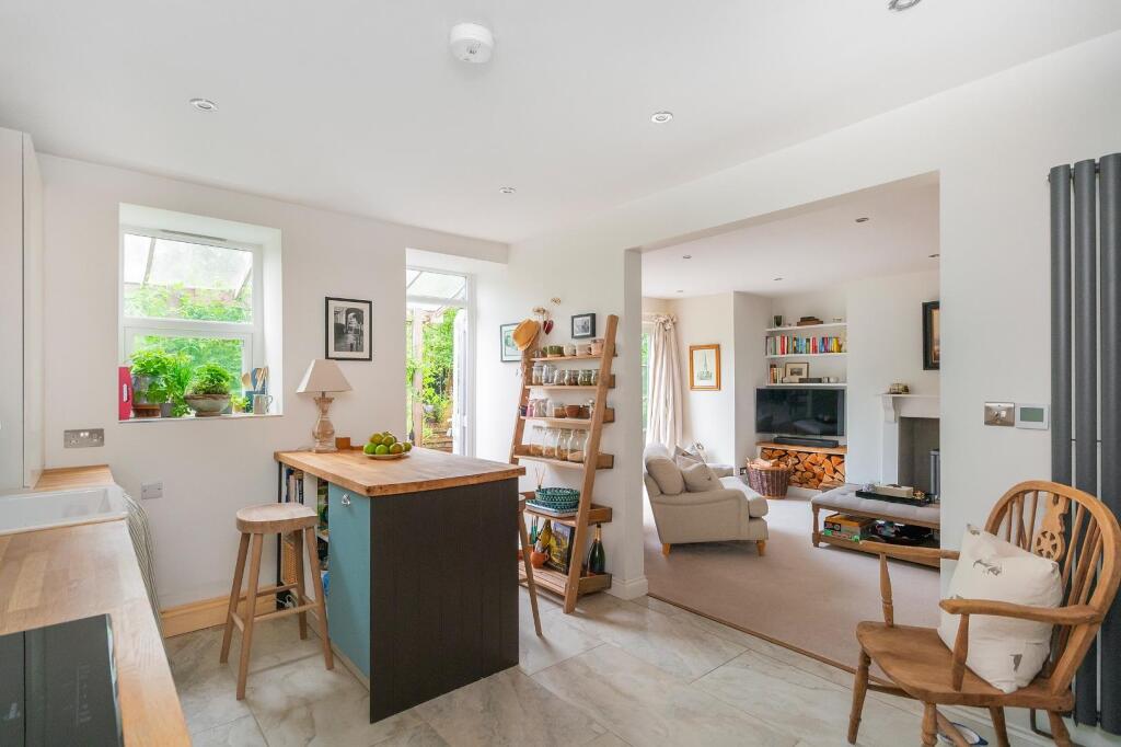 G3F5WRCM - Kitchen D.jpg