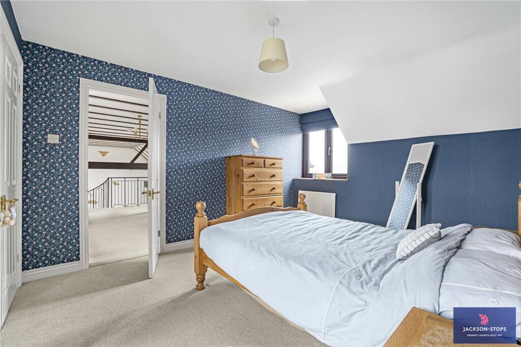 Bedroom 4 Ensuite