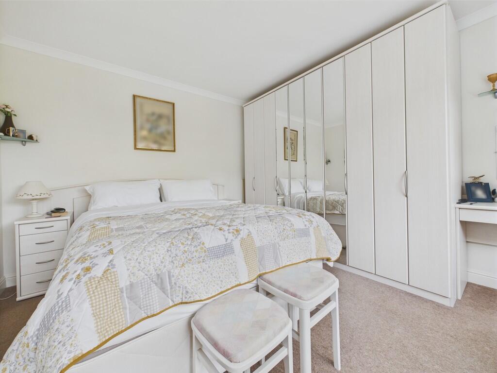 CAM04273G0-PR0129...