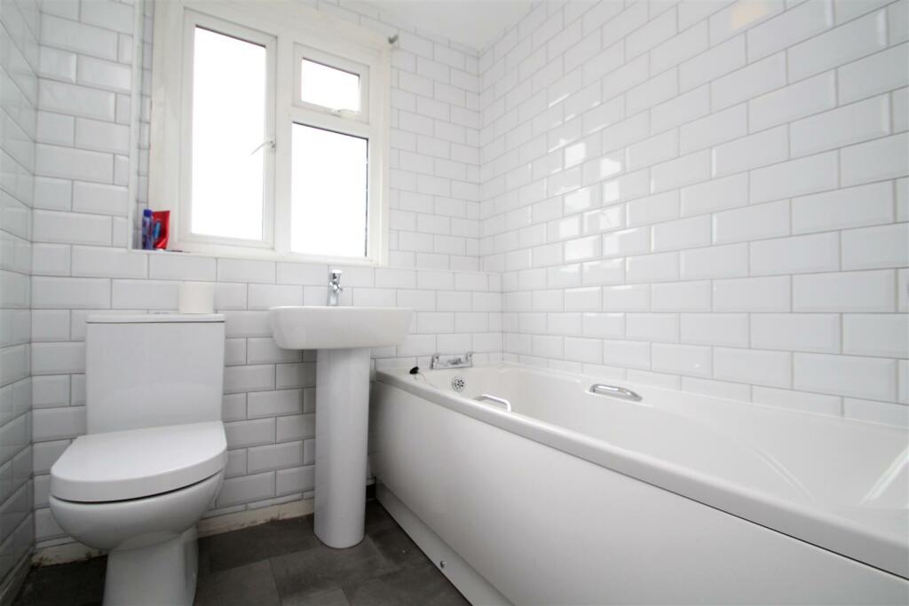 Bathroom.JPG