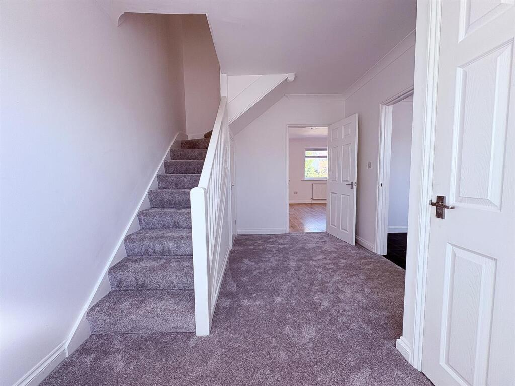 Hallway-2.jpg