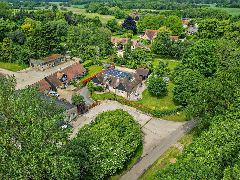 8600910-exterior2...