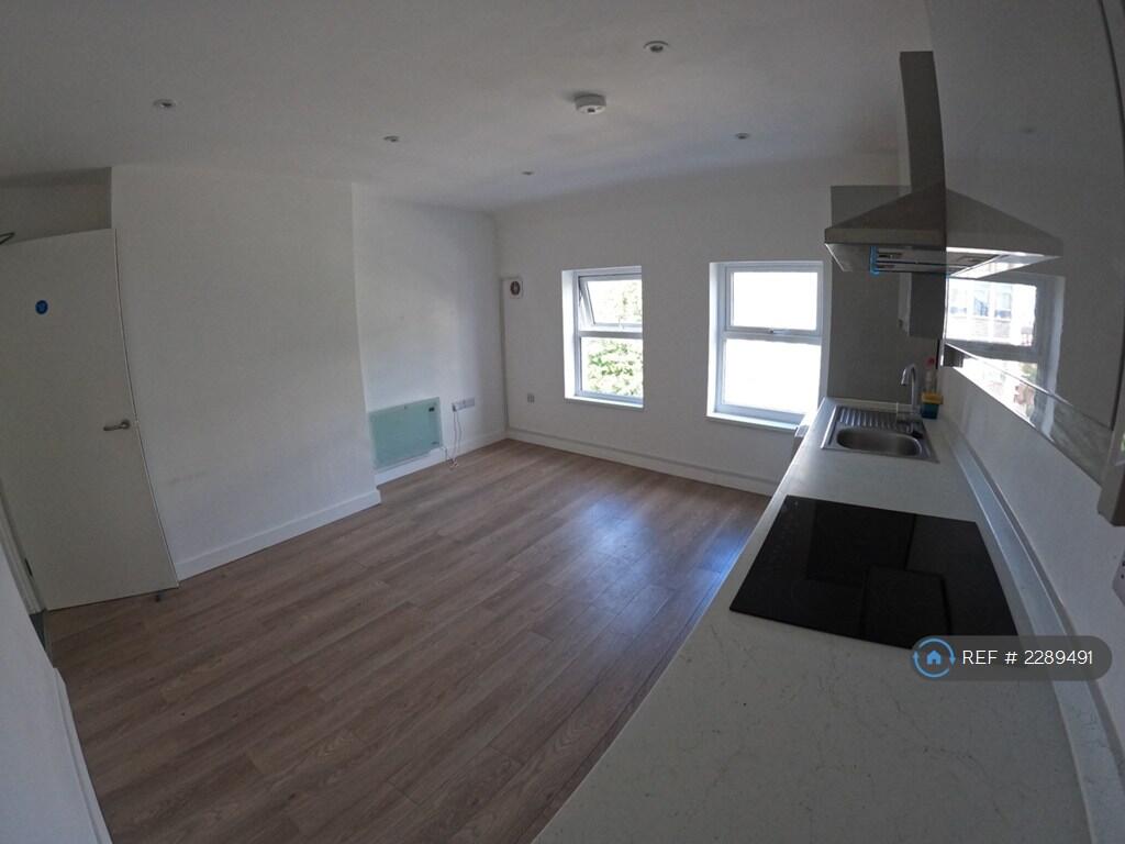 Kitchen / Living Room