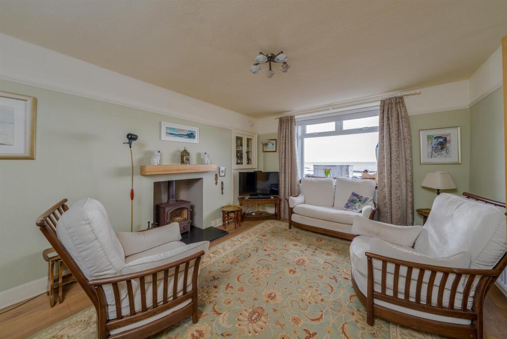 The Blue House Cowdrait-03.jpg